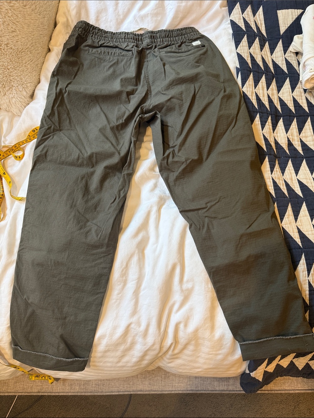 Vuori Olive Green Drawstring Utility Pants - Picture 4 of 6